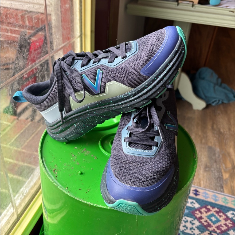 Women’s Vionic Walk Max Sz 6.5 With box